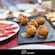 Platos con prosciutto, quesos, frutos secos y otras delicias